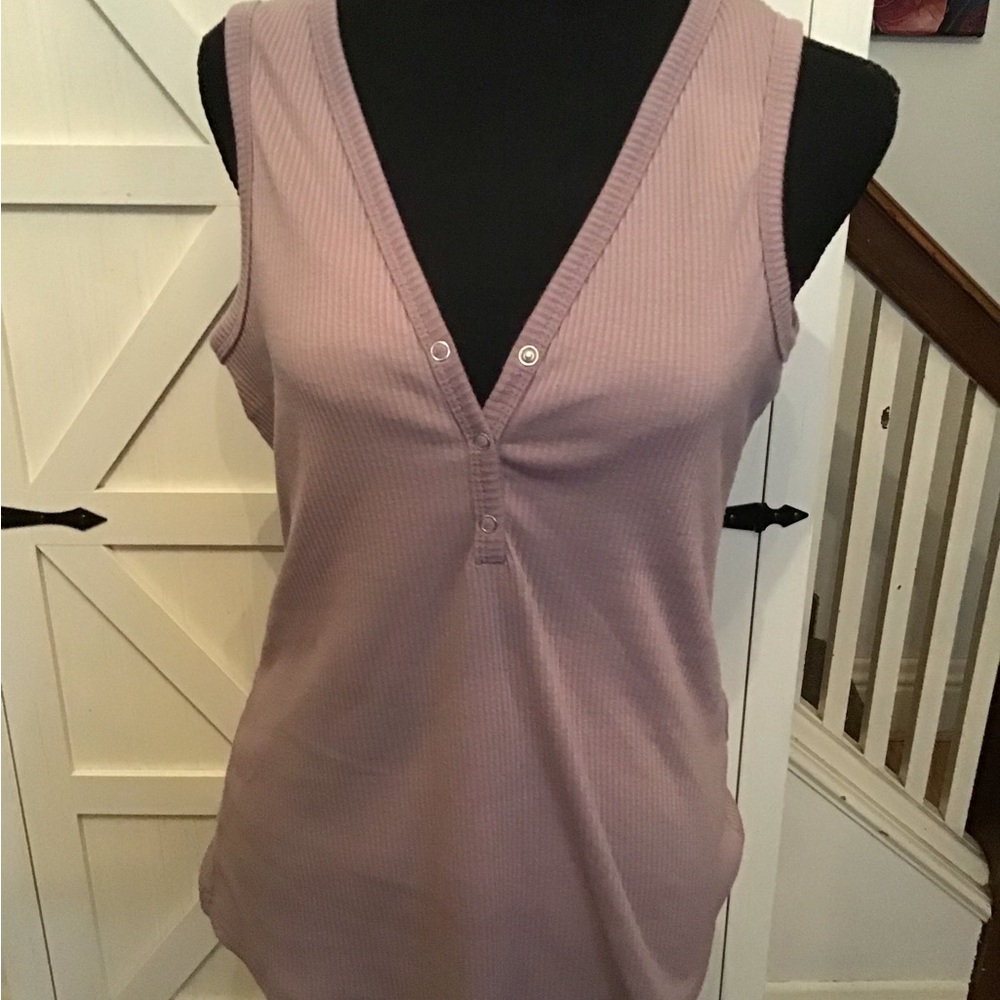 Lavender Sleeveless V-Neck Tank Top